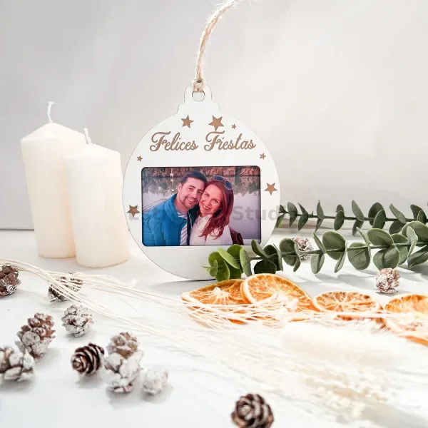 Bola navideña con decoración